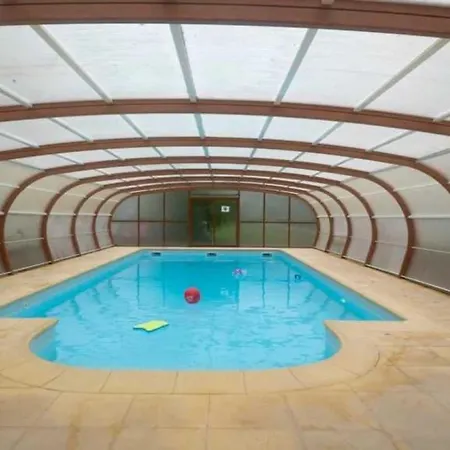2 Etoiles - Piscine - Eecead * Bar-sur-Aube