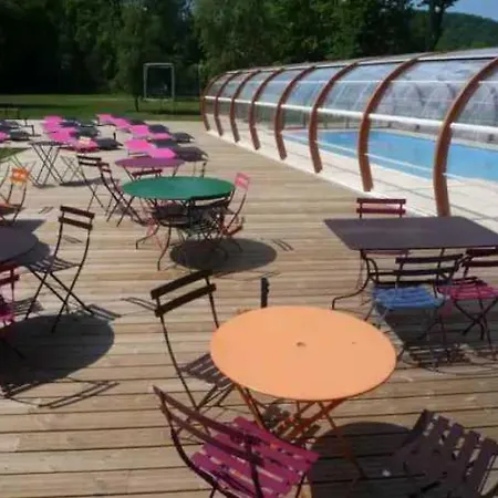 2 Etoiles - Piscine - Eecead *