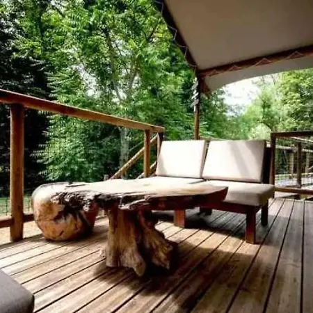 2 Etoiles - Piscine - Eecead *