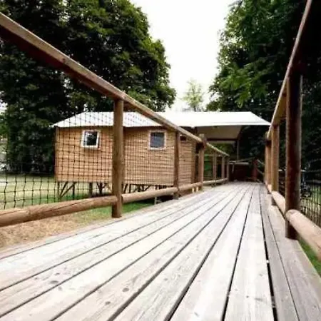 2 Etoiles - Piscine - Eecead * Bar-sur-Aube