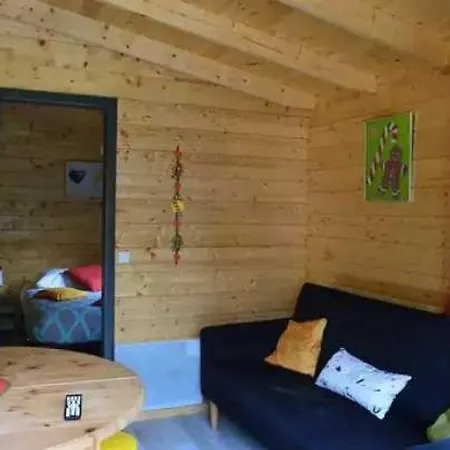 2 Etoiles - Piscine - Eecead