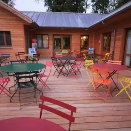 2 Etoiles - Piscine - Eecead * Bar-sur-Aube