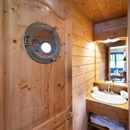 2 Etoiles - Piscine - Eecead *