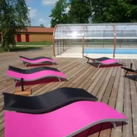 2 Etoiles - Piscine - Eecead * Bar-sur-Aube