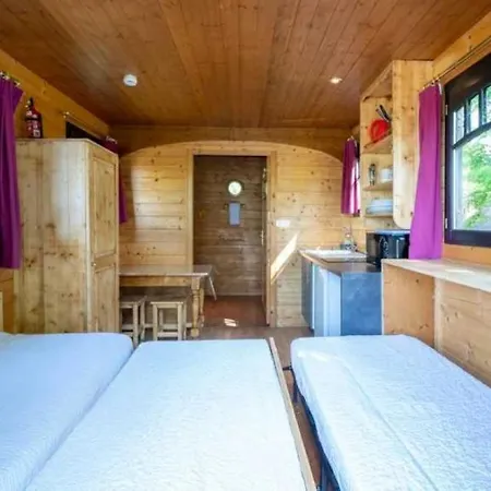 2 Etoiles - Piscine - Eecead * Bar-sur-Aube